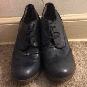 TOMMY HILFIGER navy blue heels